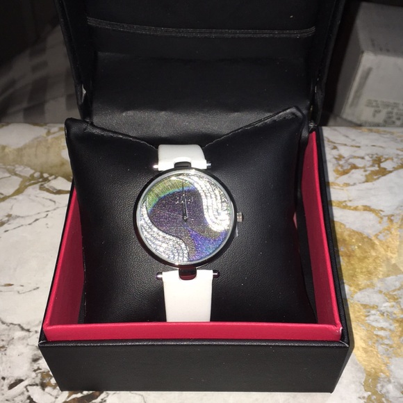 Silver Swarovski Crystal Peacock Feather Pattern - Picture 1 of 5